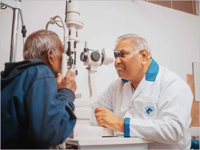 Eye examination at a slit lamp